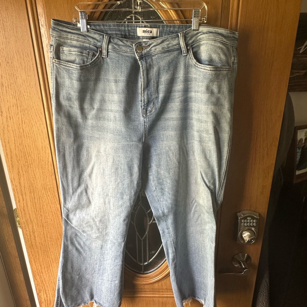 Mica Women's Light Blue Cropped Jeans